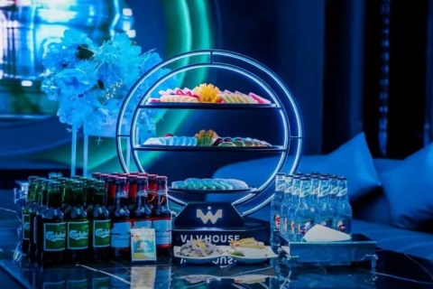 深圳夜场模特招聘无工装无杂费自由展现个人魅力